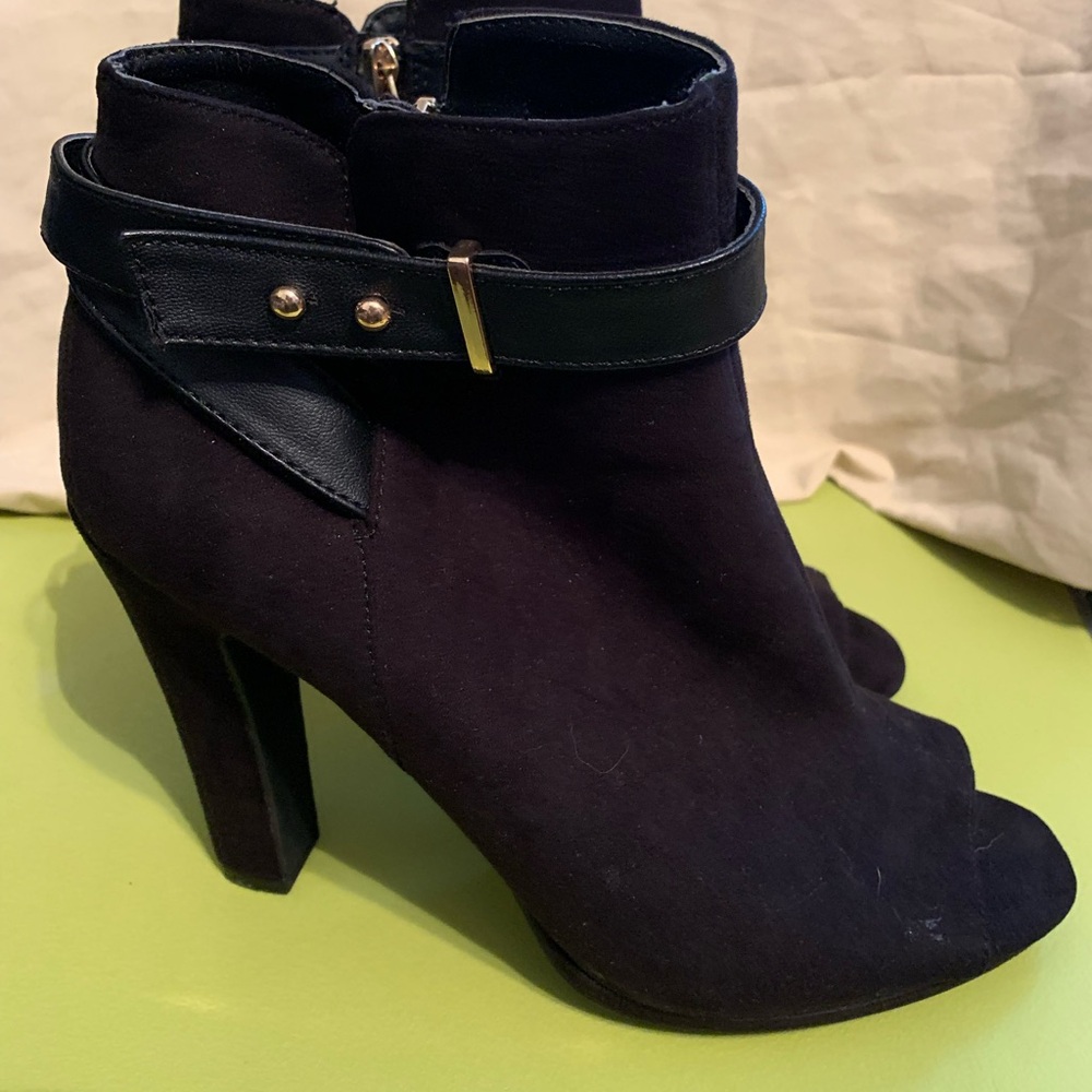 Chic Black Ankle Boots with Strap Detail